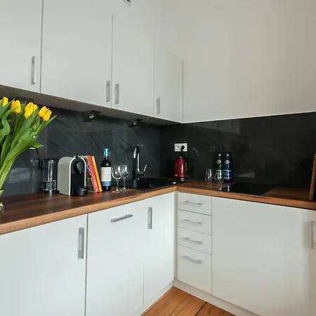 Smolna By Your Freedom * Varsovie