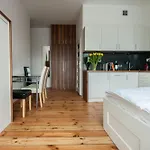 斯穆尔尼公寓 *