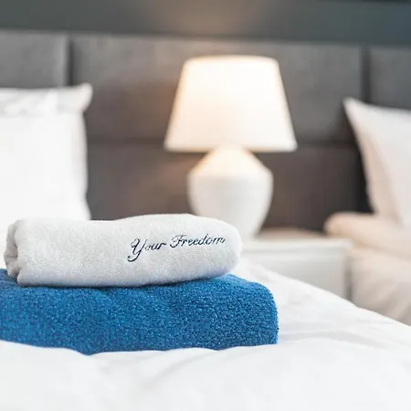 Smolna By Your Freedom * Warschau